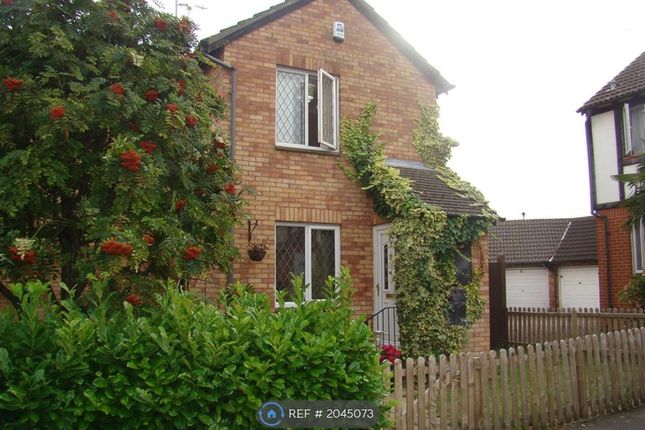 Thumbnail Semi-detached house to rent in Kendal Close, Feltham