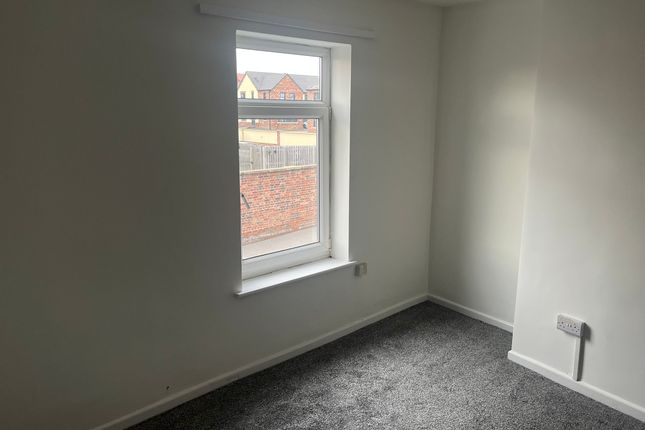 10, Willow Lane, Featherstone photo 2