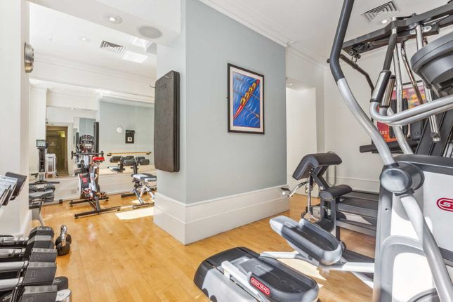 Flat to rent in Rose Square, The Bromptons, Chelsea