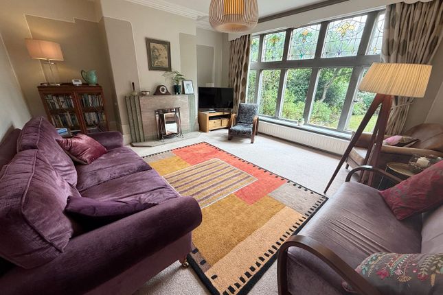 3, Nab Wood Drive, Shipley photo 2