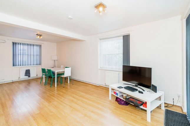Flat for sale in Lingwood Close, Chilworth, Southampton