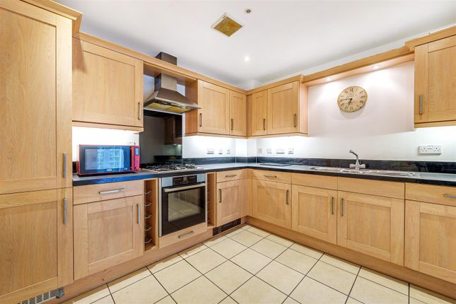 Flat for sale in Wellesley Court, Dukes Ride, Crowthorne, Berkshire
