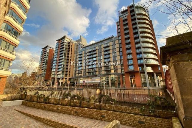 Flat for sale in 6 Leftbank, Spinningfields, Manchester M3