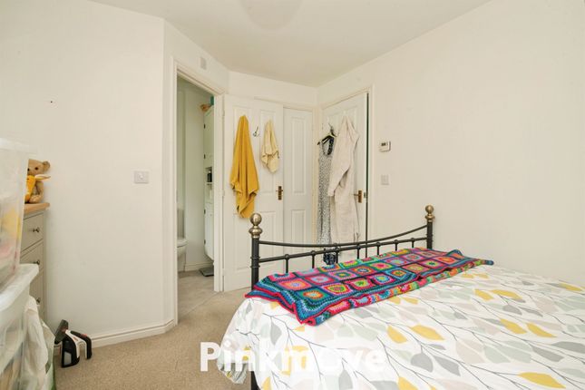 20, Skye Grove, Newport photo 3