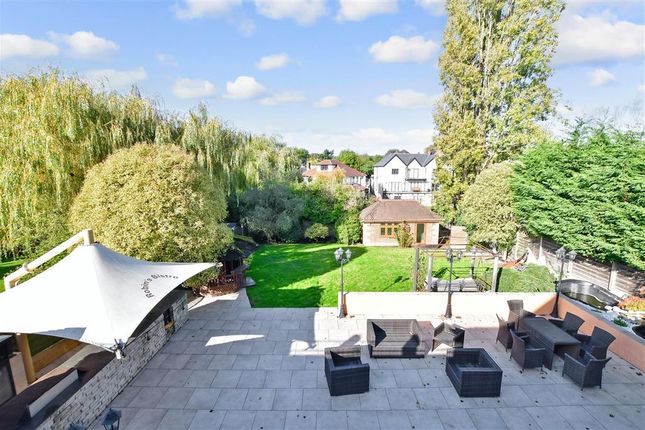 Thumbnail Detached house for sale in Spareleaze Hill, Loughton, Essex