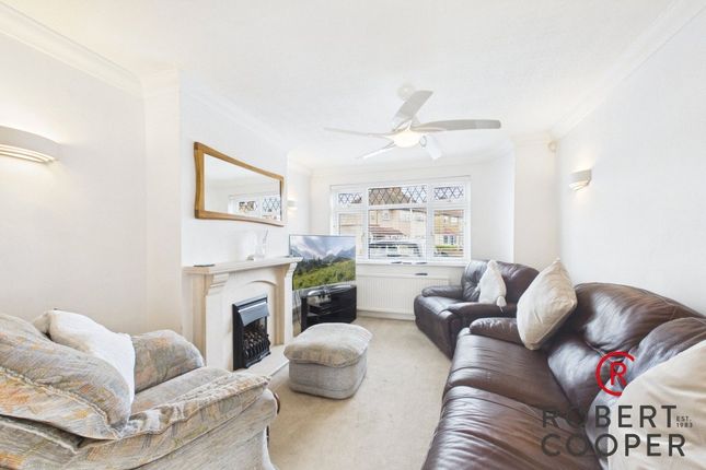 121, Parkfield Crescent, Ruislip photo 2