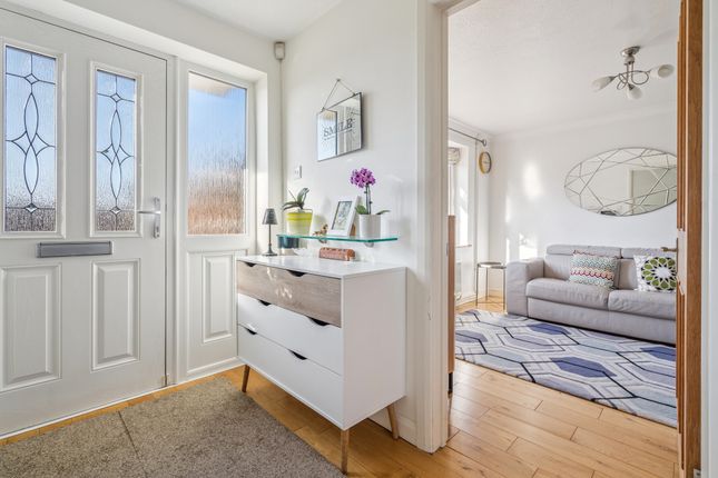 56 The Gowers, Amersham photo 4