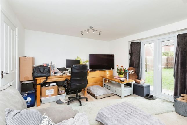 8, Kirkwood Close, Leicester photo 3