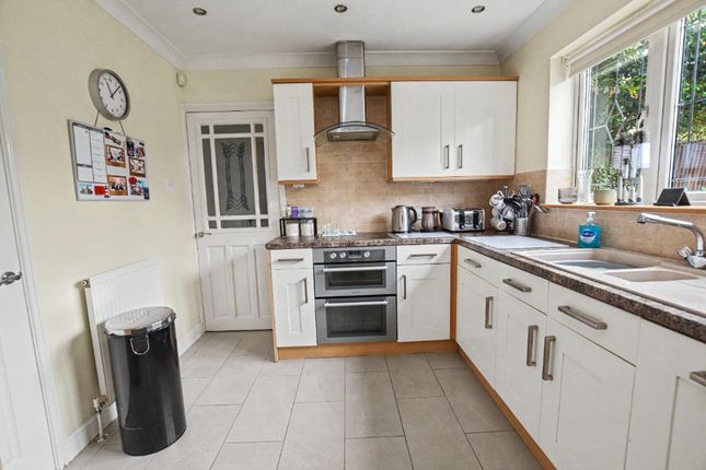 5, Dalefield Way, West Yorkshire photo 4