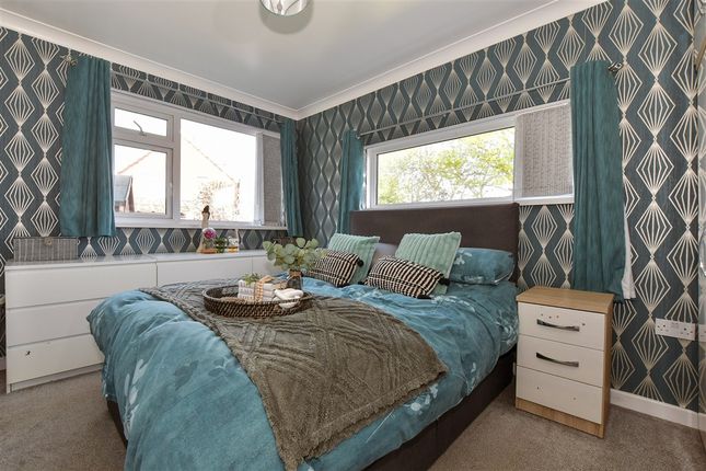 Martine Close, Freshwater photo 4