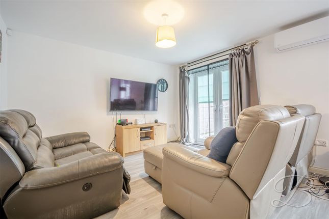 14, Alexandra Avenue, Mansfield photo 4