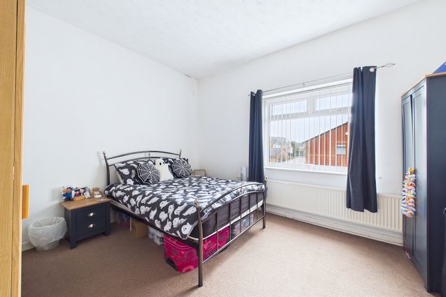 Clipsley Lane, Haydock photo 4