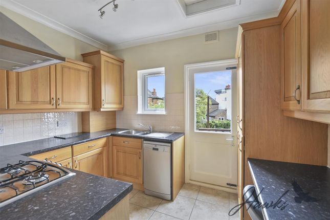 Upper Flat, 30, Mafeking Avenue, Brentford photo 3