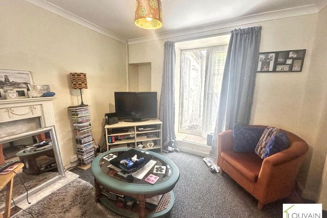 3 Islwyn Terrace, Tredegar photo 5