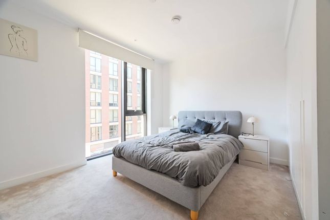 Royal Wharf, E16, Royal Docks photo 4