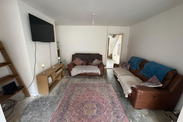 19, Abernant Road, Ammanford photo 5
