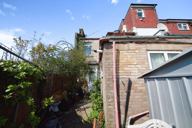 End terrace house for sale in Shrubland Road, Walthamstow, London