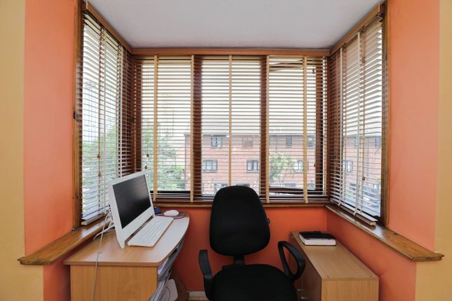 114, Cotton Avenue, London photo 3