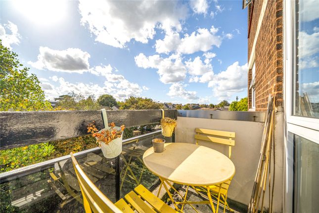 13 Frensham House, 7, Hobill Walk, Surbiton photo 4