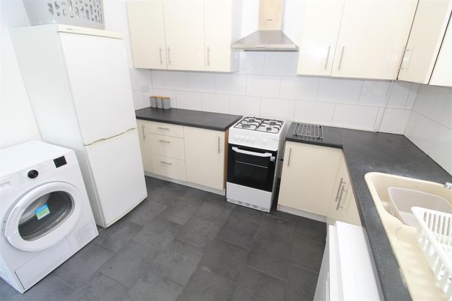 5-bed house on Moy Road, Cardiff, £2,500/mo