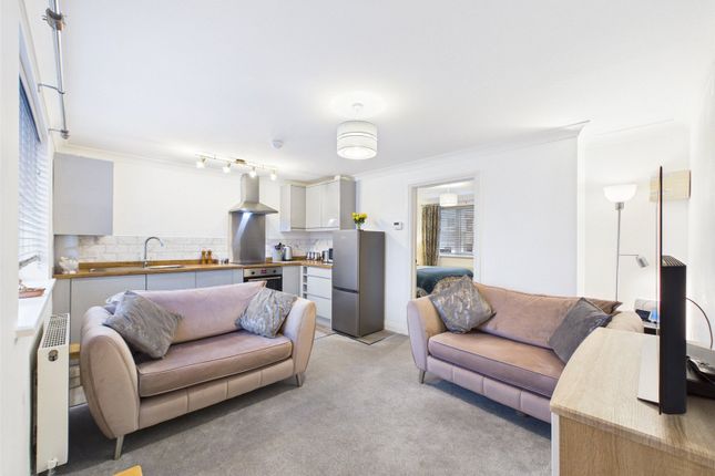 Flat 3, Glencoe,, Glen Road, Cornwall photo 2