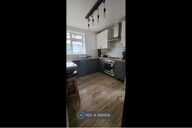 3, Gatehope Drive, South Ockendon photo 5