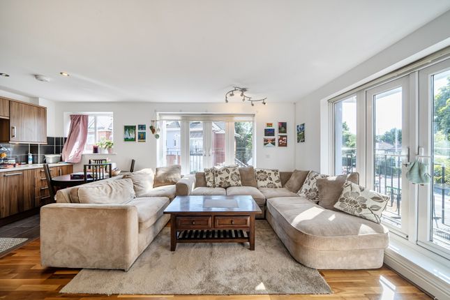6, Bower House, 1, Ellis Close, Ruislip photo 3
