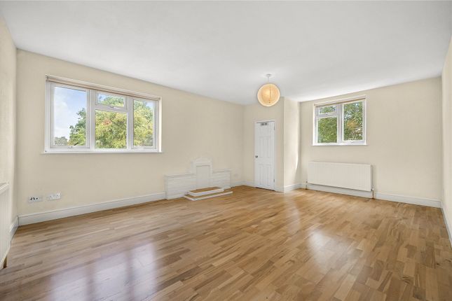 Upper Flat, 74, Selwyn Crescent, Welling photo 2