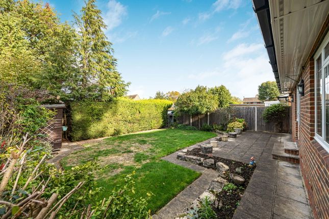 3b, Fairlawn, Leatherhead photo 2