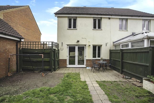 Semi-detached house for sale in Hodges Close, Chafford Hundred, Grays