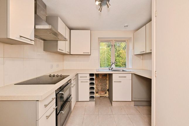 Eleanor Way, Waltham Cross photo 4