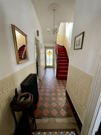 60 Ashburnham Road photo 4
