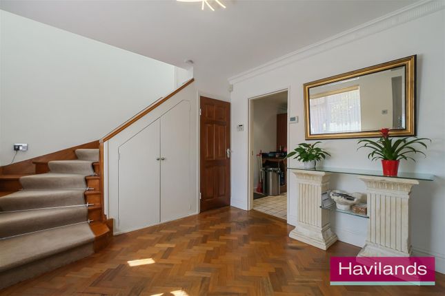 2, Athole Gardens, Enfield photo 2
