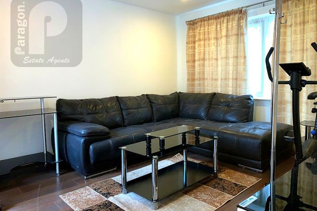 7, Pelican Drive, South Harrow photo 2