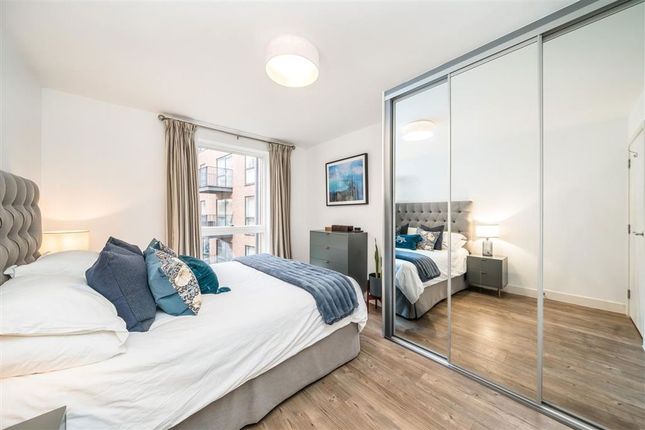 Flat 16, 1, Milles Square, London photo 4