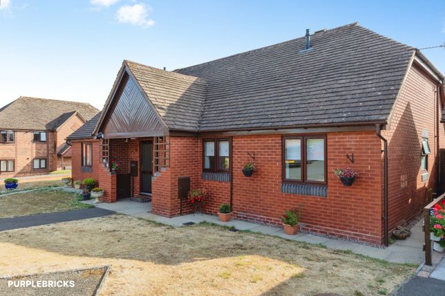 2-bed house on 8, Holioake Drive, Warwick, £319,950