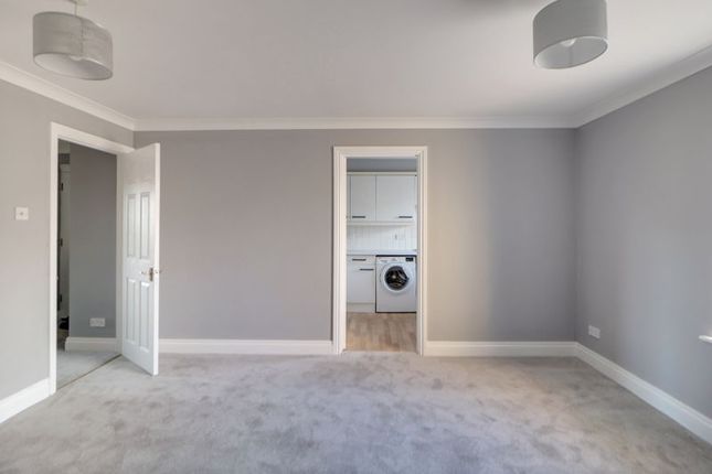 4, Sovereign Court, Sunningdale photo 4