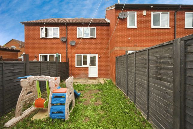 10, Evans Close, Dunstable photo 2