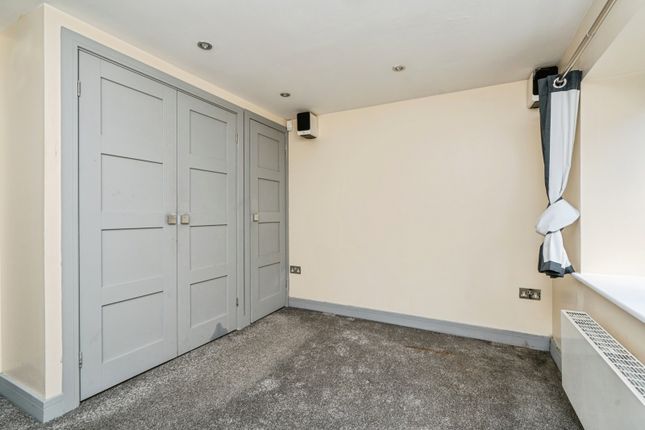 Sterling House, 41, London Street, Surrey photo 3