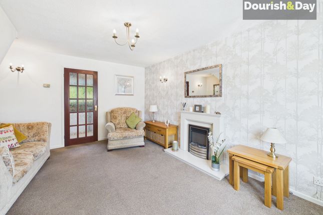 4 Boningale Way, Stafford photo 2