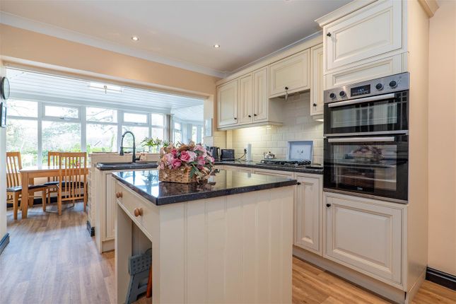 10, Fieldside Avenue, Chorley photo 3
