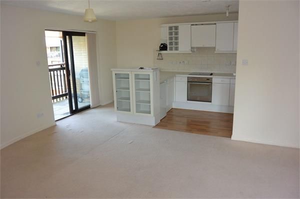 Shackleton Place, MILTON KEYNES photo 4