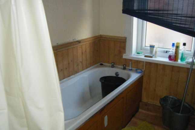 2-bed terraced on Autumn Grove, 5, Leeds, £1,011/mo
