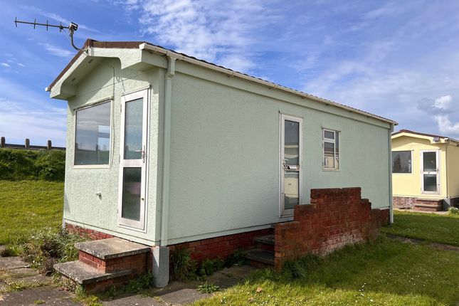 Thumbnail Mobile/park home for sale in Brighton Road, Lancing