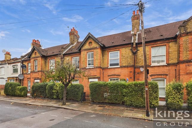 1-bed flat on Sketty Road, Enfield, £285,000