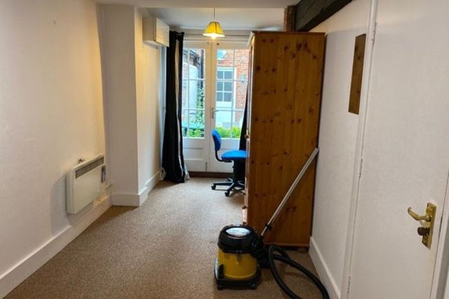 Flat to rent in Northgate, Canterbury