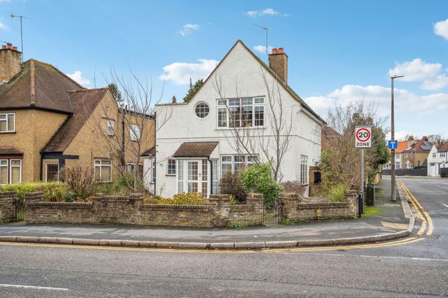 3-bed detached on 835 St. Albans Road, Watford, £650,000