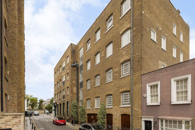 1-bed flat on Flat 5, The Gatehouse, 1, Uxbridge Street, London, £745,000
