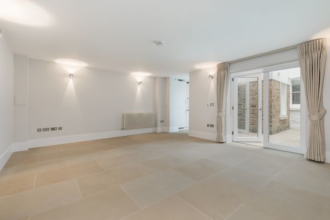 Flat 1, 66, Great Cumberland Place, London photo 2