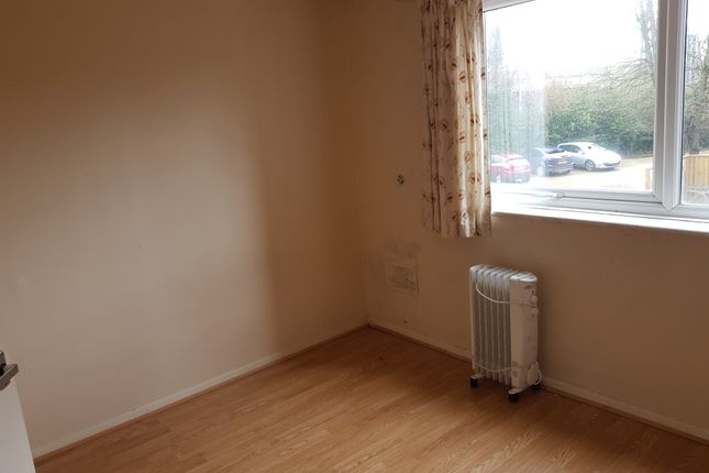 Office to let in Victoria Road, Romford